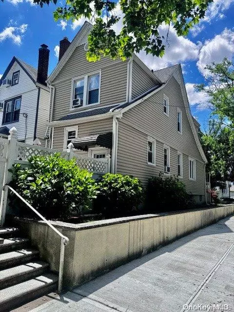 Glendale, NY 11385,80-01 64th LN