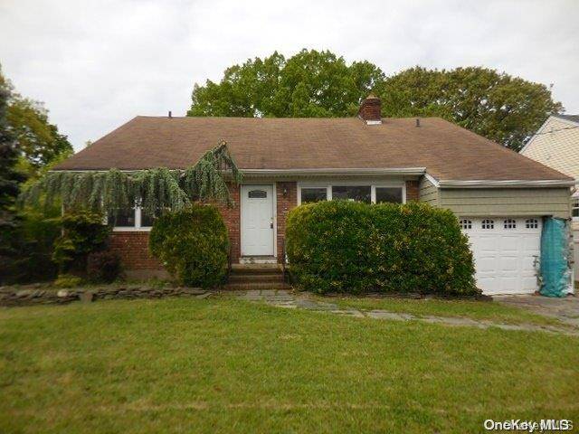 98 Woods AVE, Rockville Centre, NY 11570