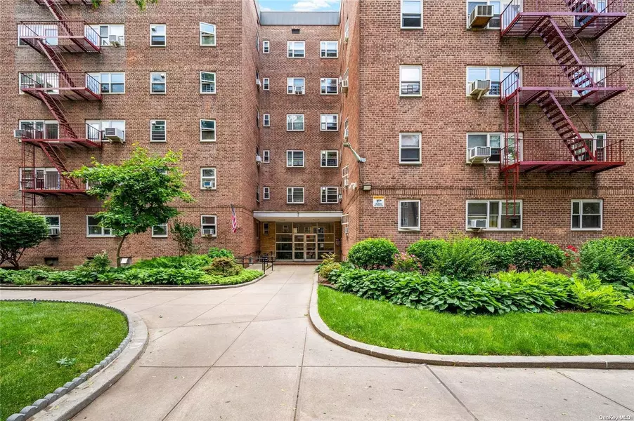 44-69 Kissena BLVD #1L, Flushing, NY 11355