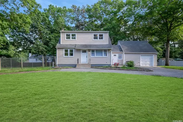 Medford, NY 11763,64 Park LN