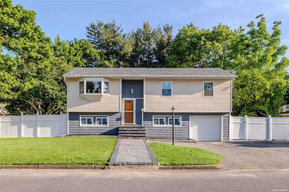 West Islip, NY 11795,820 Stanley ST