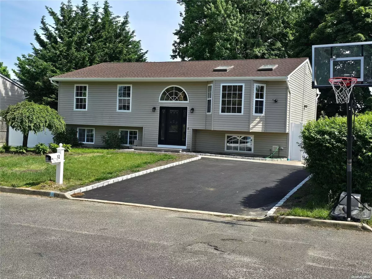 Bay Shore, NY 11706,12 Lee AVE