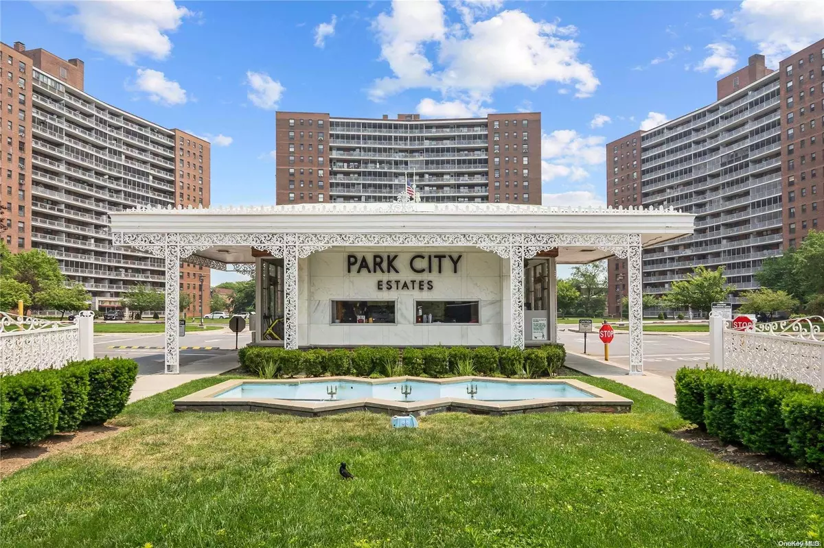 Rego Park, NY 11374,61-25 98th #14 J