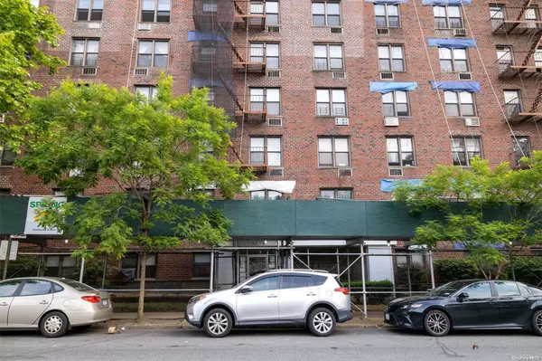 Flushing, NY 11367,152-72 Melbourne AVE #1C