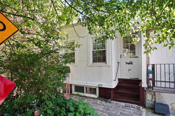 10 Valentine PL, Glendale, NY 11385