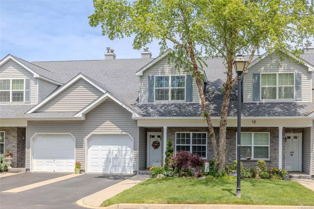 Central Islip, NY 11722,153 Maya CIR #153