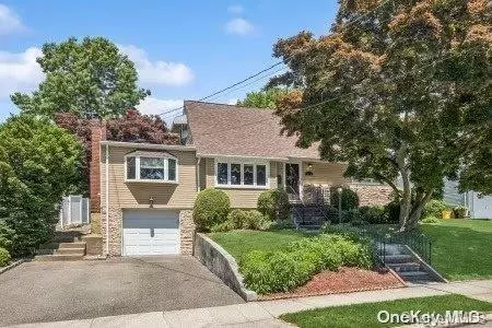 Syosset, NY 11791,109 Ira RD