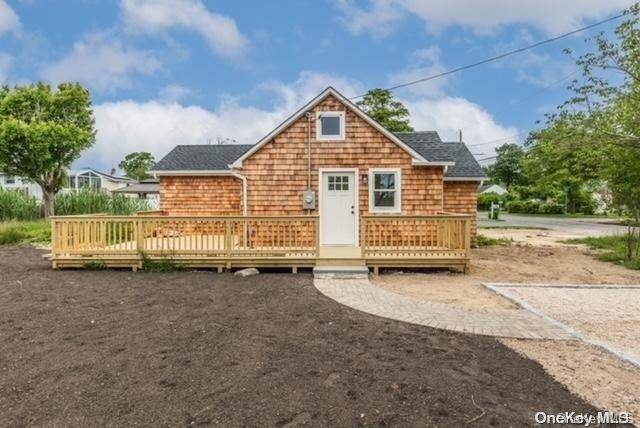 68 Huntington DR, Mastic Beach, NY 11951