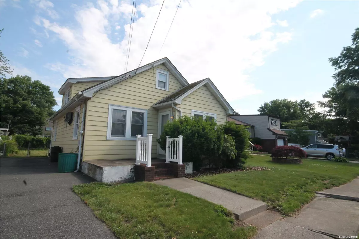 Merrick, NY 11566,37 Orchard ST