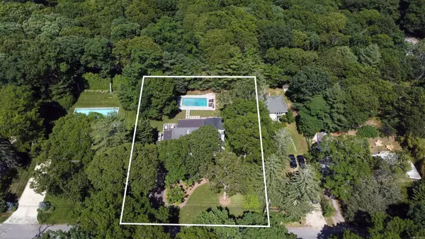 Southampton, NY 11968,18 Bay View RD