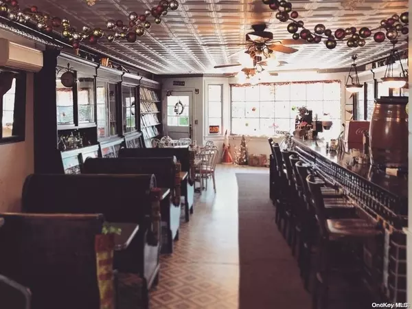 Westhampton Beach, NY 11978,162 Mill RD