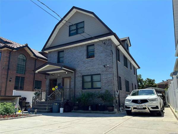 215-12 40th AVE, Bayside, NY 11361