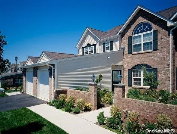 Farmingville, NY 11738,185 Overlook DR #185