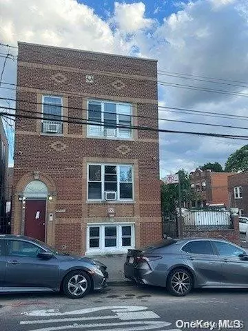 East Elmhurst, NY 11369,101-04 32nd AVE