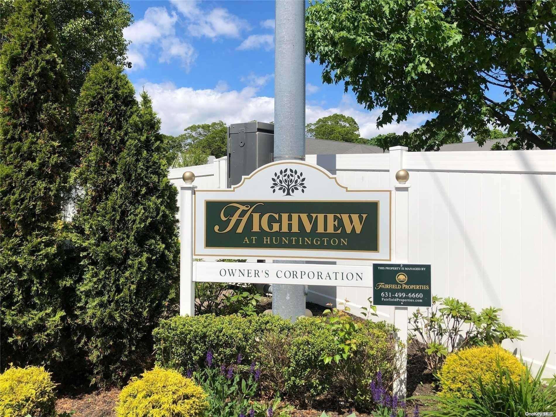 11 Biltmore CIR #11, Huntington Station, NY 11746