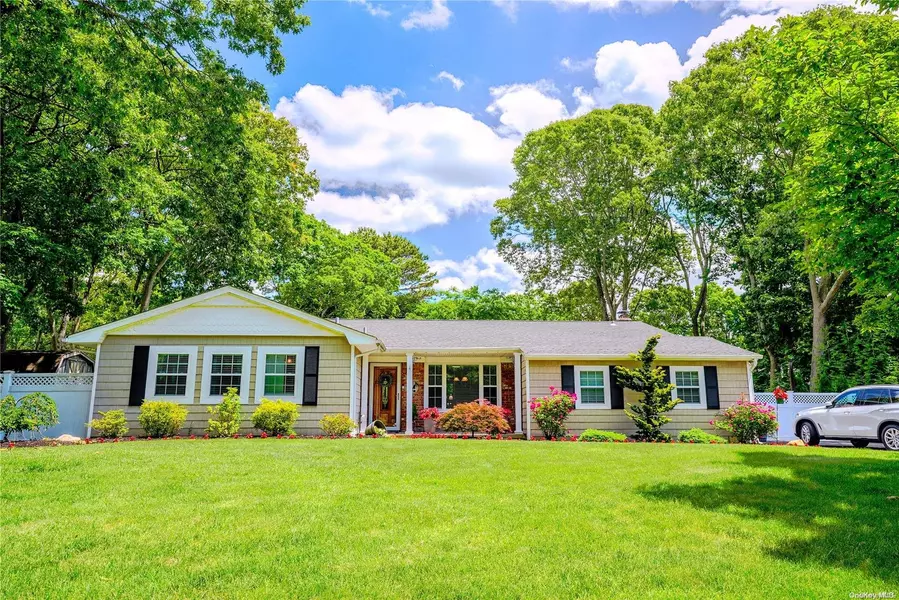 3 Cody CT, Coram, NY 11727