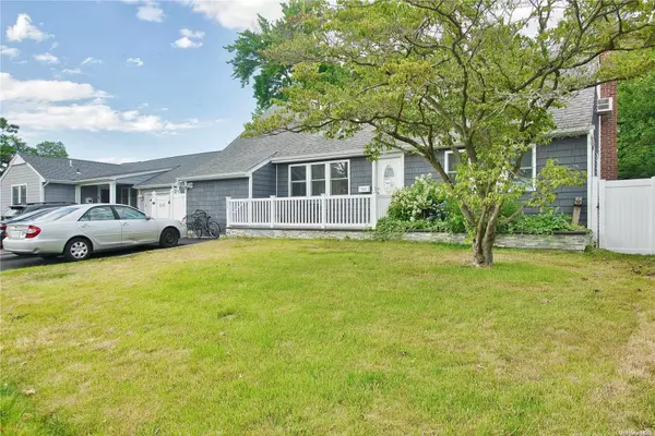 Wantagh, NY 11793,1219 Tulip LN