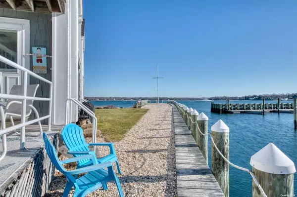 8 Oyster Point, Greenport, NY 11944