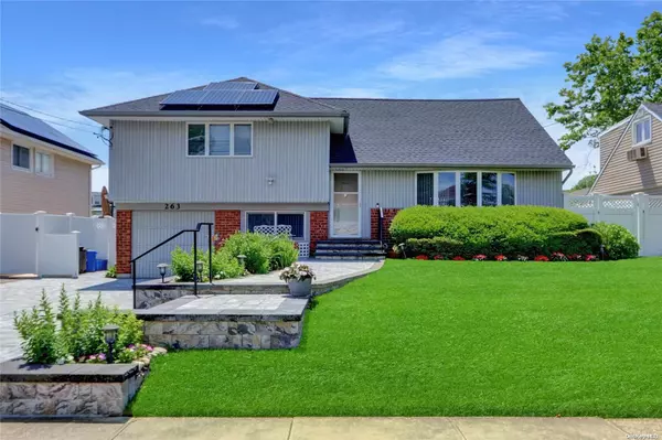 Oceanside, NY 11572,263 E Lexington AVE