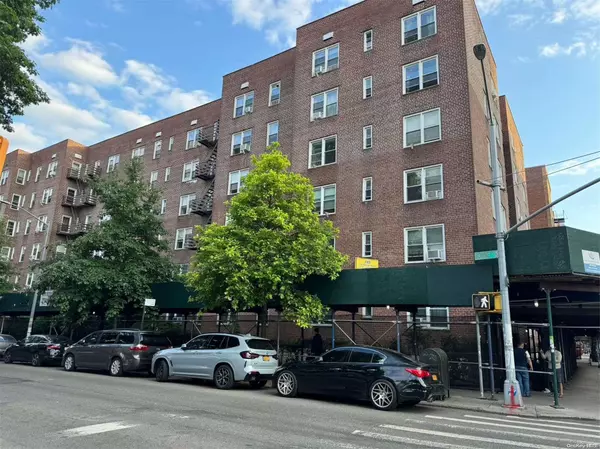 42-40 Bowne ST #4M, Flushing, NY 11355