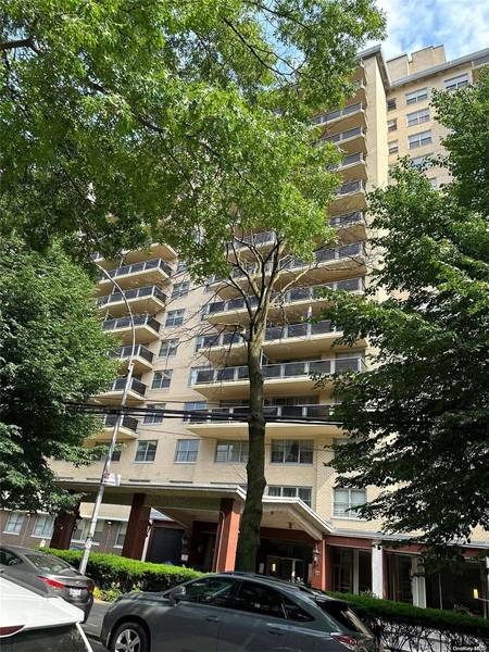 175-20 Wexford TER #3N, Jamaica Estates, NY 11432