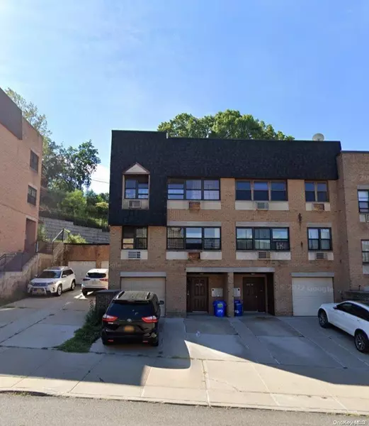 240-36 70th AVE #16C, Douglaston, NY 11362