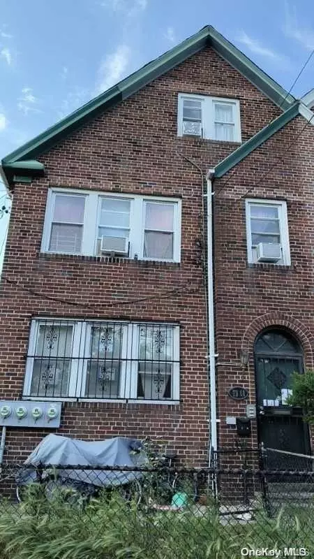 Elmhurst, NY 11373,79-01 45 AVE