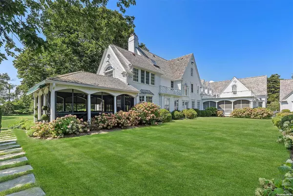 Westhampton Beach, NY 11978,64 Potunk LN