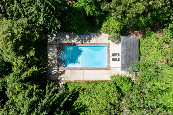 Northport, NY 11768,22 Woodhollow LN