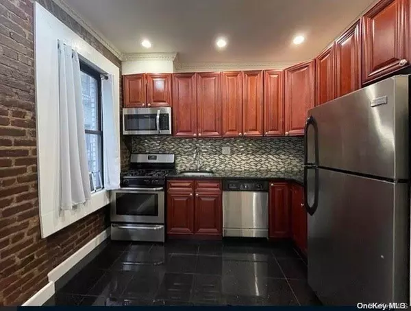 Astoria, NY 11105,2106 35th Street ST #3C