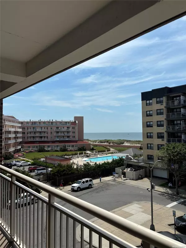 Long Beach, NY 11561,855 E Broadway #3D