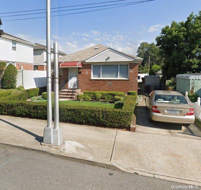 255-11 87th Ave AVE #1st FL, Floral Park, NY 11001