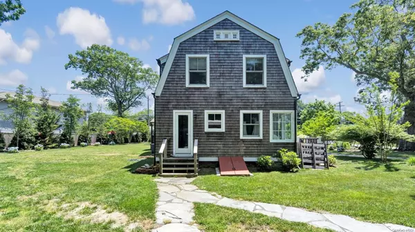 East Quogue, NY 11942,Address not disclosed