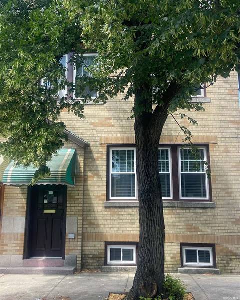 70-38 72nd PL, Glendale, NY 11385