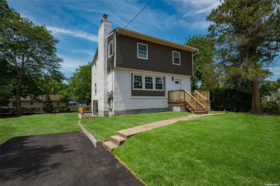 44 Spruce ST, Wyandanch, NY 11798