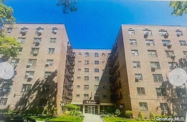 Queens Village, NY 11427,87-40 Francis Lewis Bl #A45