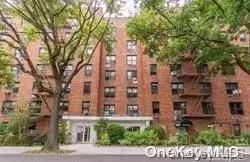 Flushing, NY 11355,140-15 Holly AVE #4D