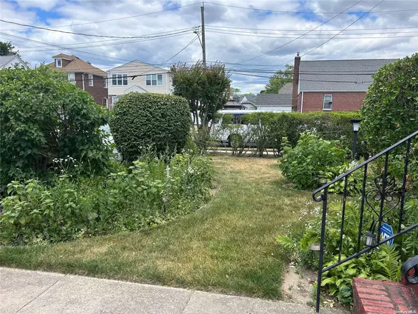 Laurelton, NY 11413,132-02 220th ST