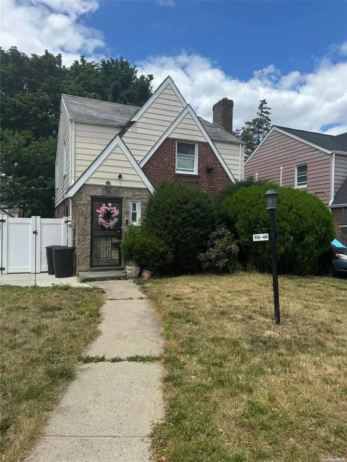 Cambria Heights, NY 11411,115-46 220th ST