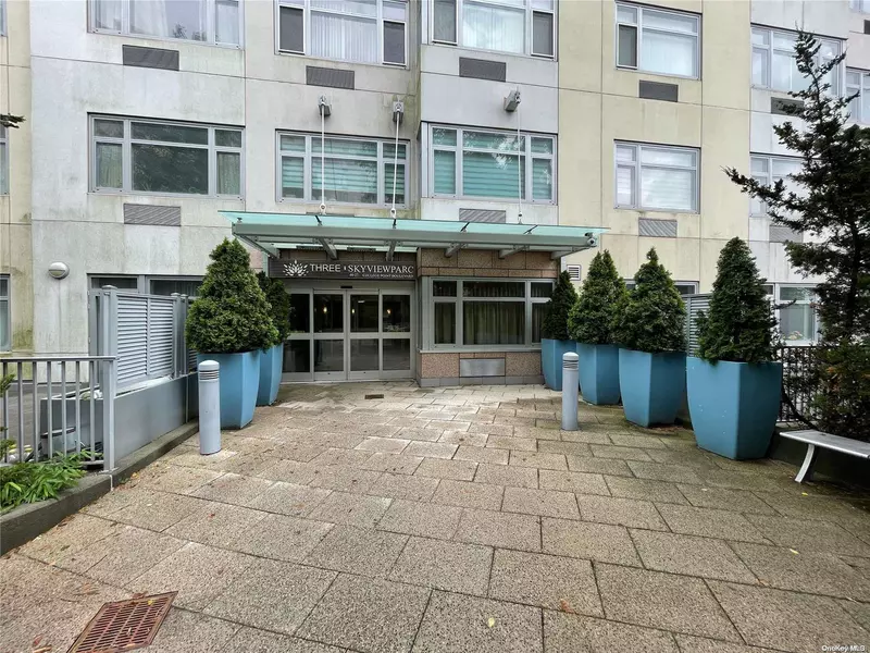 40-22 College Point BLVD #8R, Flushing, NY 11354