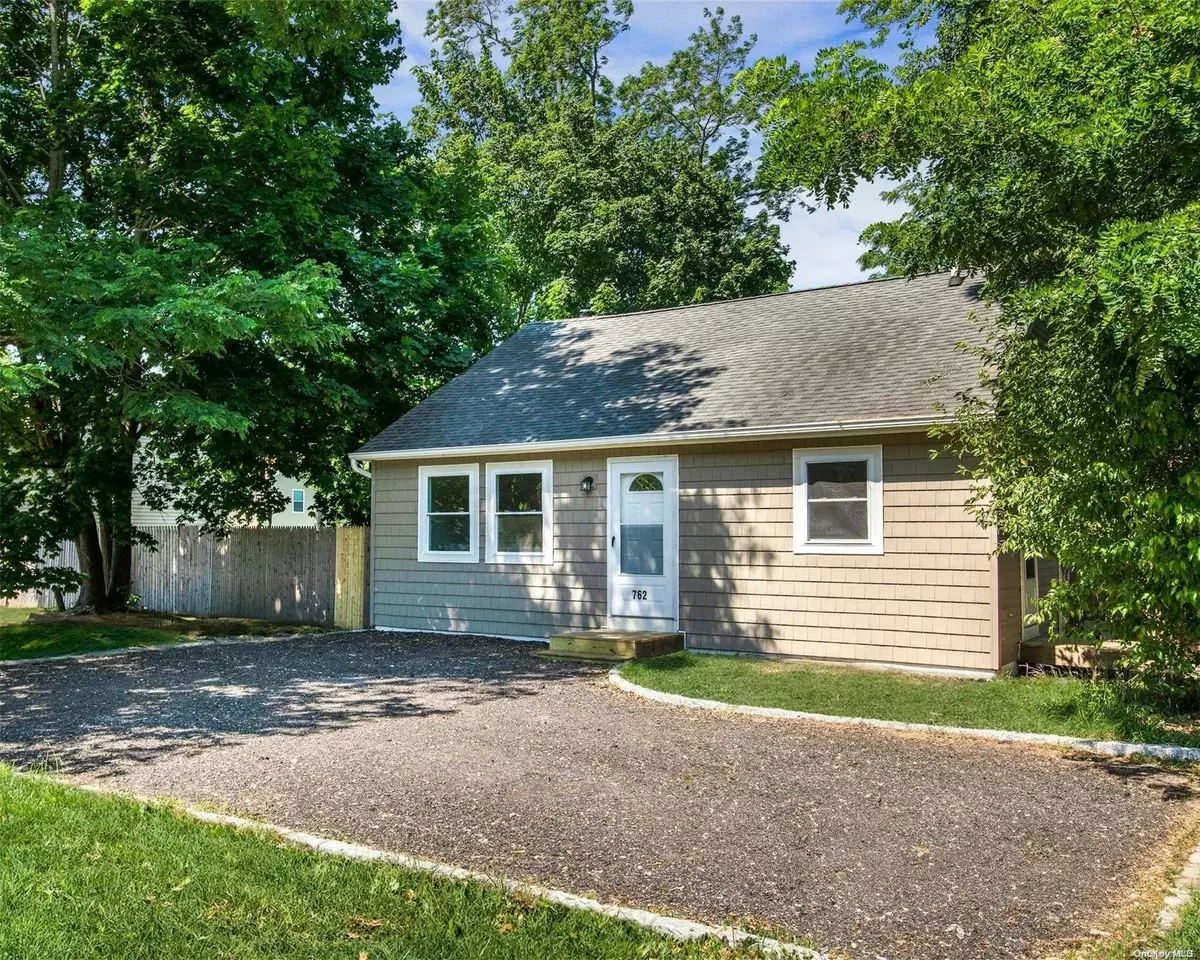 Bellport, NY 11713,762 Provost AVE