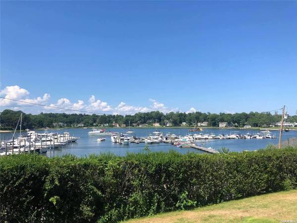 307 W Shore RD #4, Huntington, NY 11743