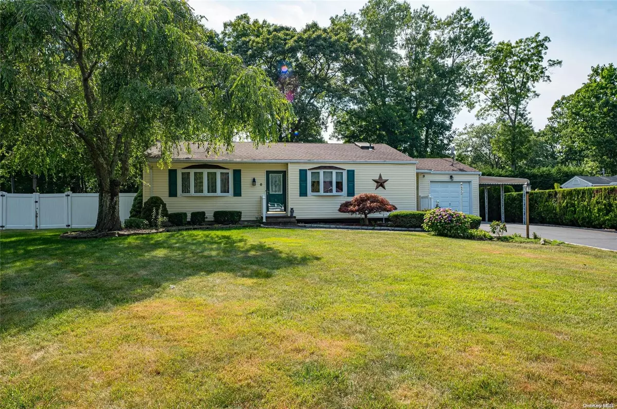 Saint James, NY 11780,8 Wexford CT