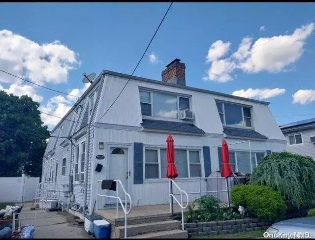 Copiague, NY 11726,225 Parkside CT