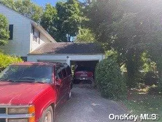 Westbury, NY 11590,430 Upland ST
