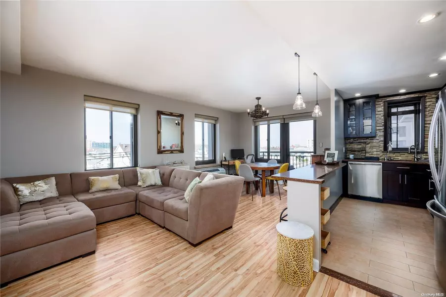 100 W Broadway #4S, Long Beach, NY 11561