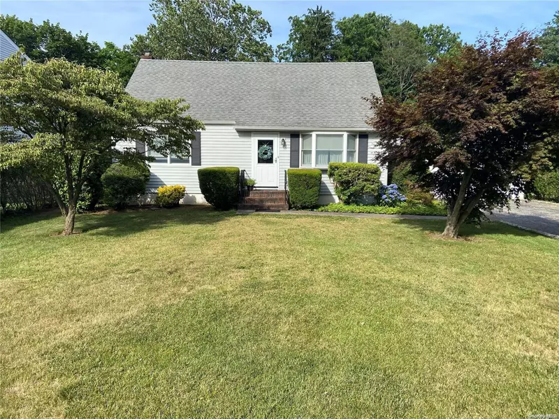 34 7th AVE, Huntington Station, NY 11746