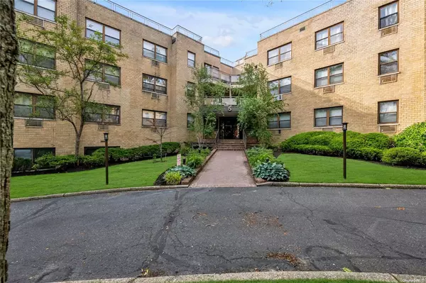 5 Schenck AVE #1D,  Great Neck,  NY 11021