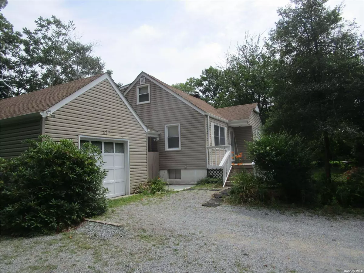 Miller Place, NY 11764,427 North Country Rd
