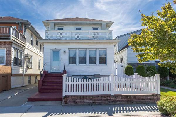 246 E Chester ST #UPPER, Long Beach, NY 11561